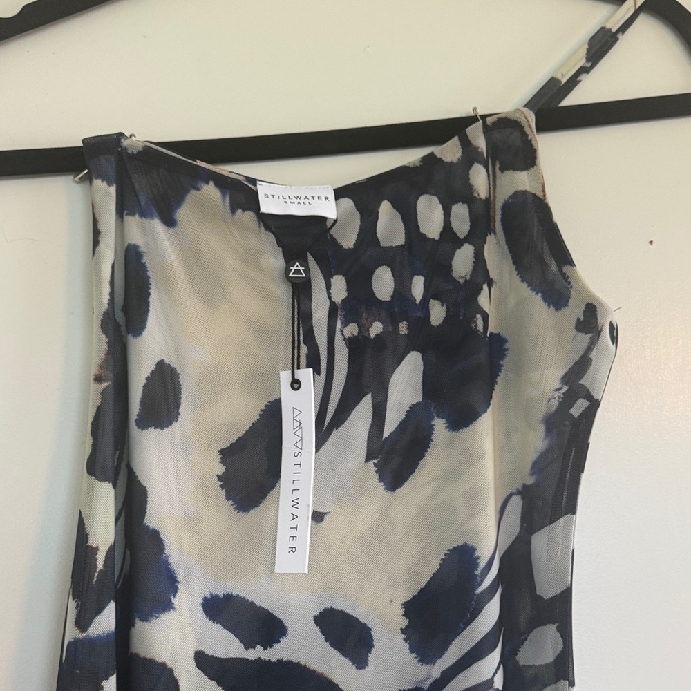 Stylish Midi Dress in Black and Cream - Picture 2 of 5